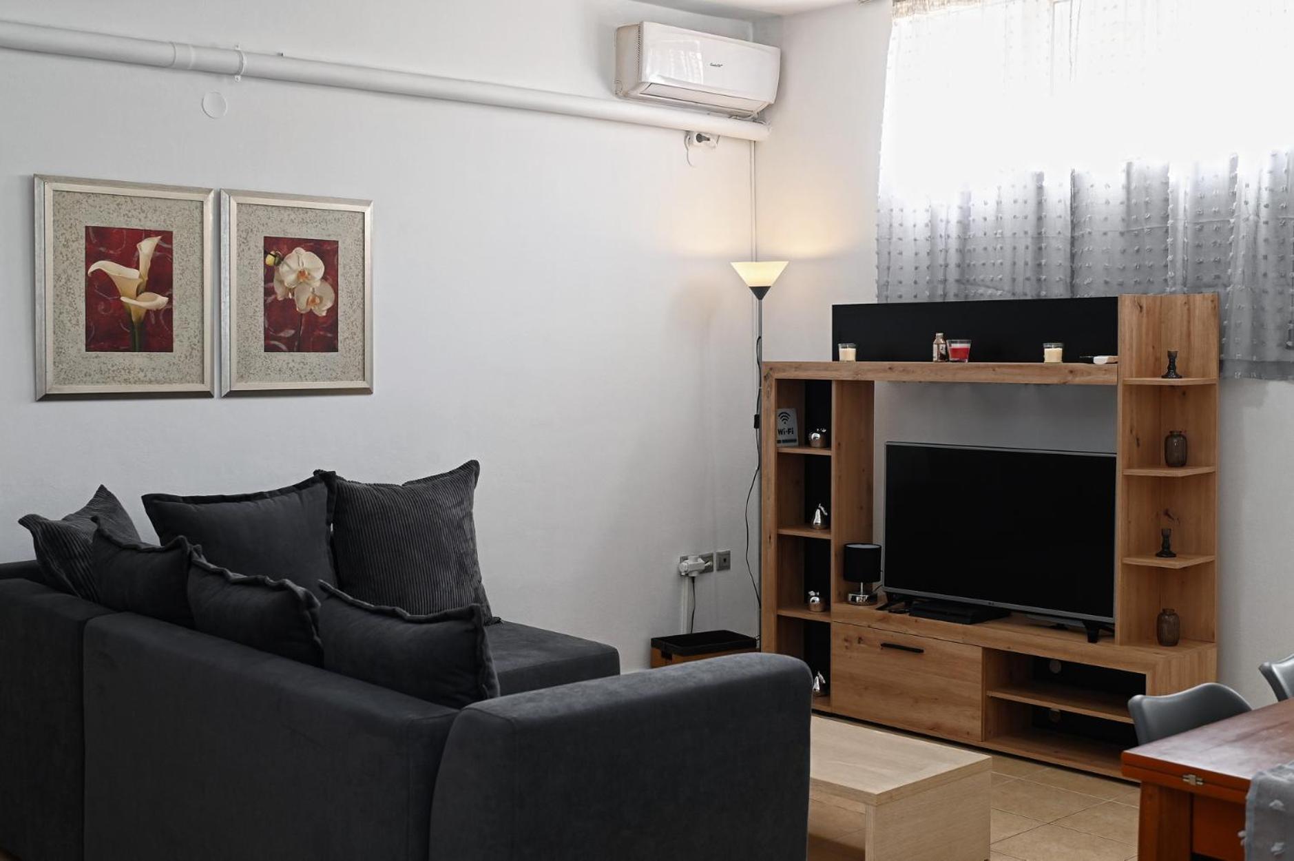 Oasis Lower Ground Floor Apartment Árgos Eksteriør bilde