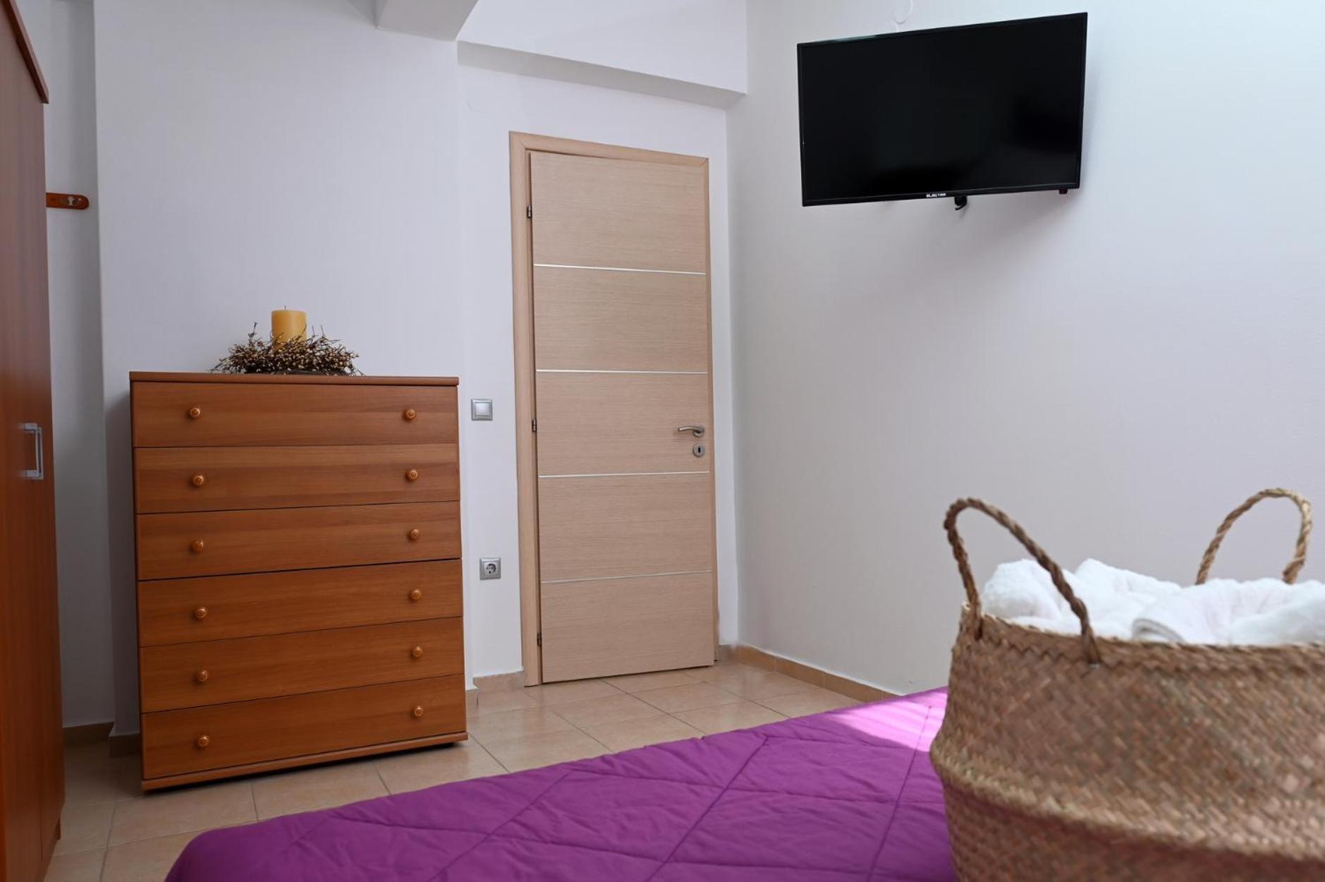 Oasis Lower Ground Floor Apartment Árgos Eksteriør bilde