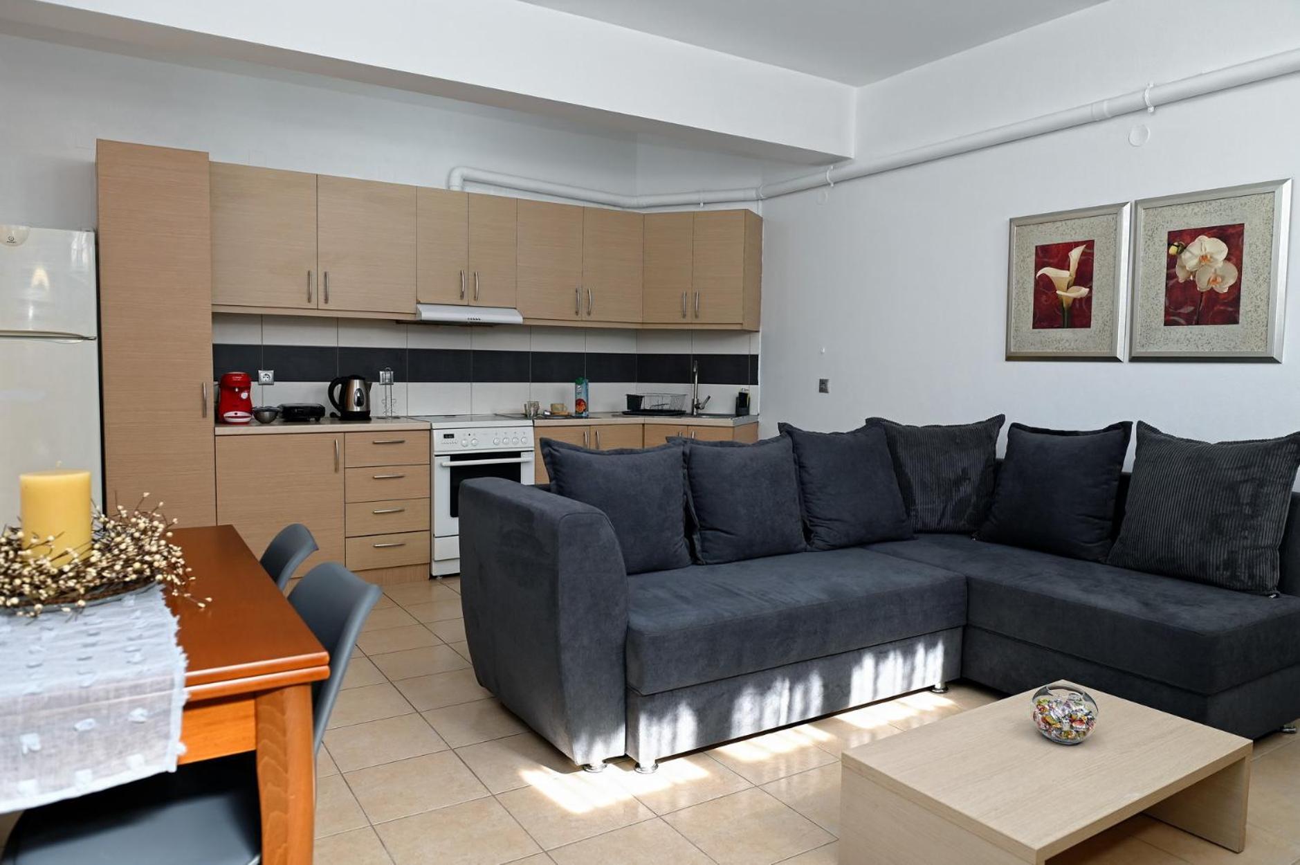Oasis Lower Ground Floor Apartment Árgos Eksteriør bilde